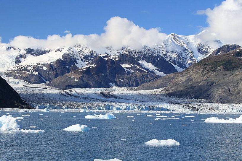 Columbia Glacier in Prince William Sound on the western Alaska Chugach Mountains near Valdez, Alaska by Frank Fichtmüller