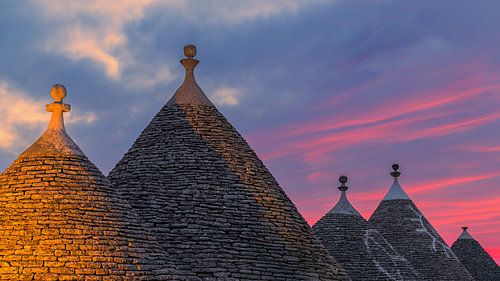 Zonsopkomst in Alberobello, Puglia, Italië