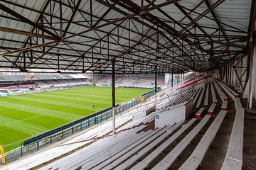 Het Bosuilstadion, Antwerpen: Tribune 2 van Martijn