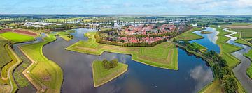 Lucht panorama van het historische vestingstadje Heusden in Noord Brabant Nederland van Eye on You