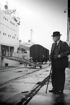 Man in de haven 60-er jaren von PIX URBAN PHOTOGRAPHY