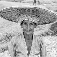Portret van een rijstplukster in Indonesie