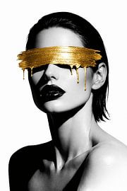Golden Veil – Exklusive, minimalistische Fine-Art-Modefotografie von Design Wall Arts