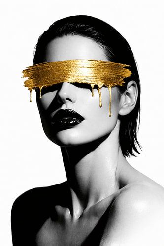Golden Veil – Exclusive Minimalist Fine Art Fashion Photography
