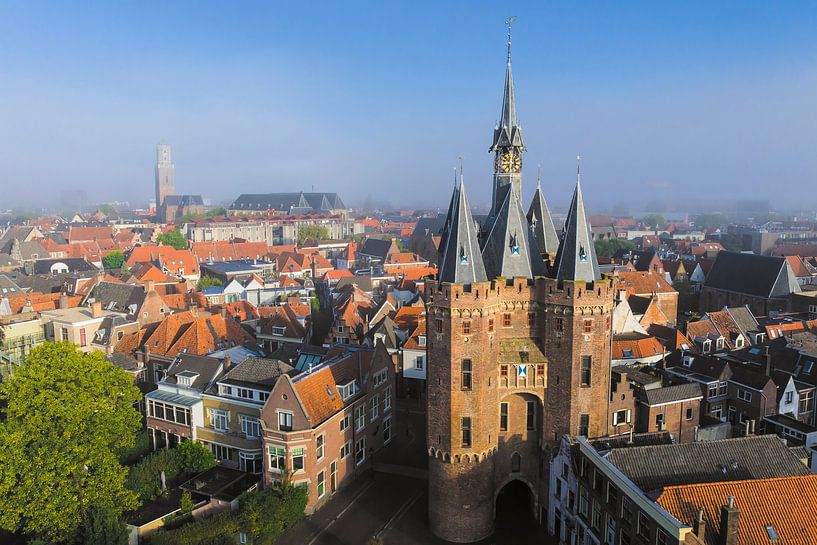 Sassenpoort oude stadspoort in Zwolle tijdens zomer zonsopgang van Sjoerd van der Wal Fotografie