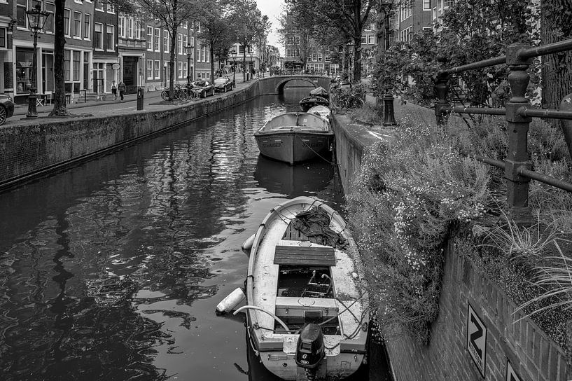 Leliegracht in Amsterdam by Peter Bartelings