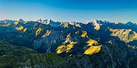 Sonnenaufgang auf dem Nebelhorn, 2224m, Bergpanorama nach Süden zu den Allgäuer Alpen