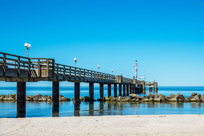 Pier on the Baltic Sea coast in Wustrow on the Fischland-Darß by Rico Ködder