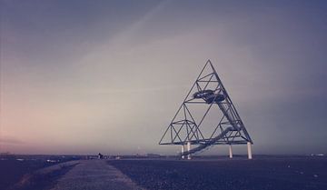 Spaceship Zeta - Tetrahedron in Bottroop by Jakob Baranowski - Photography - Video - Photoshop