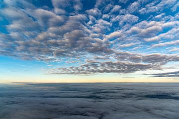 Tussen de wolken