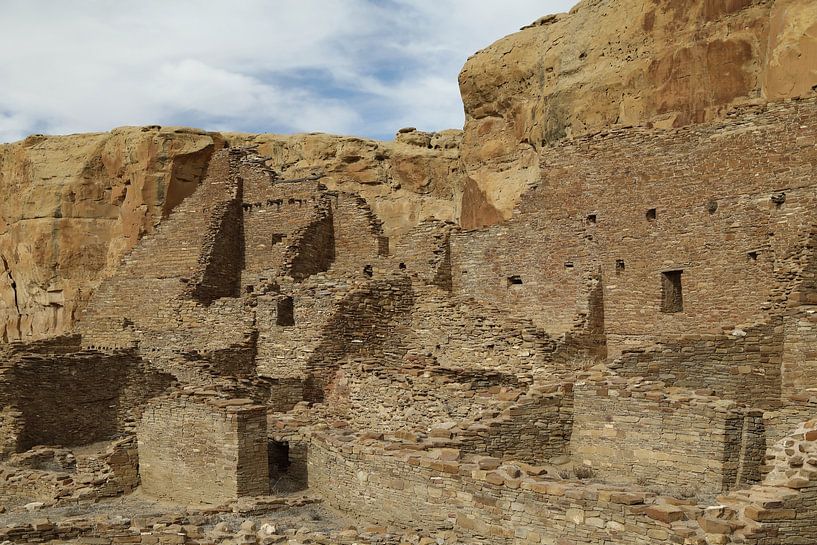 Pueblo Bonito (Pueblo culture) Building in Chaco Canyon, US state of New Mexico USA by Frank Fichtmüller