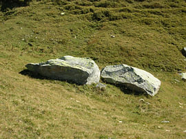 Bergwelten IX - Gesteinsimpressionen am Splügenpass von Helmut Martin - The Art of Stone - Steinkunst & Photographie