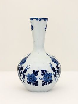 Delft blue vase 3