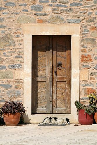 KRETA Klooster Toplou huisgevel en deur - de waakhond