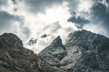 Bergen in de wolken van MindScape Photography