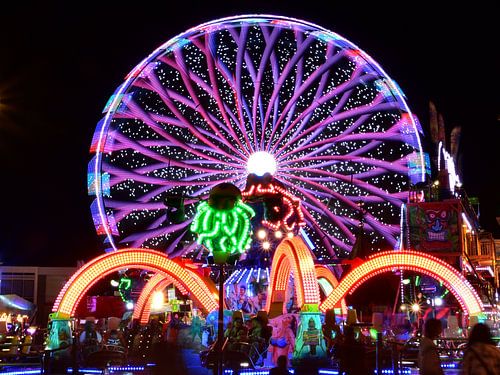 Grande roue illuminée