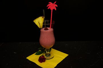 Himbeer- und Ananas-Kokos-Smoothie
