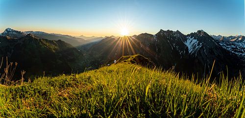 Zonsopgang boven de Allgäuer Alpen