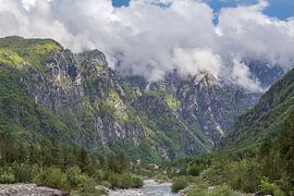 Picturesque mountain landscape in Albania by Jelmer de Zeeuw