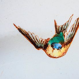Vogel von einem alten französischen Teller aus Paris. Ausschnitt von Blond Beeld