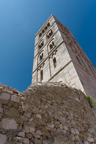 Clocher dans la vieille ville de Rab