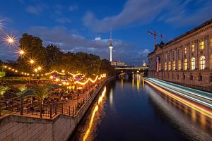 Berlin skyline an der Spree