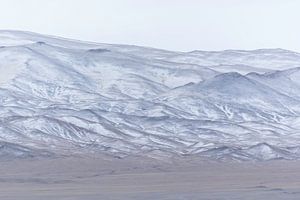 Besneeuwde bergen in Mongolië | Landschapsfoto