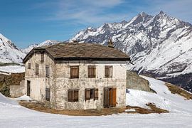 Old inn in the Zermatt ski area (Matterhorn) by t.ART