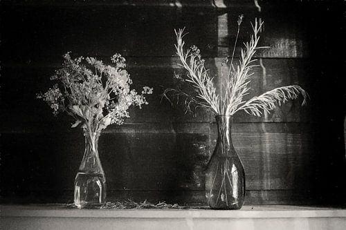 Stilleven van bloemen van Juliën van de Hoef