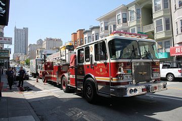 Feuerwehrauto in San Francisco von Linda de Klein