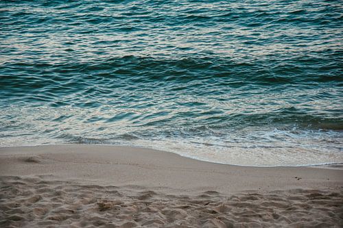 Blaues ruhiges Meer | die Küste von Ibiza | Reisefotografie Natur