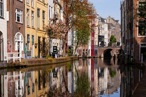 Zicht op de Oudegracht en Maartensbrug in Utrecht (liggend)