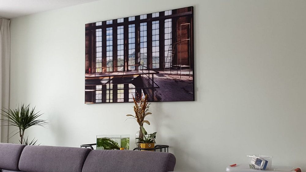 Raampartij symmetrie een vervallen fabriek van Sven van der Kooi (kooifotografie)