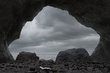 Rock cave with view of the sea by Besa Art