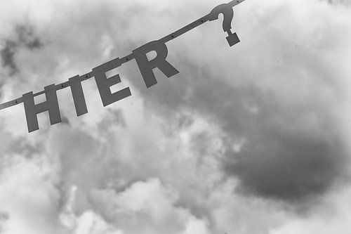 Hier? In de Wolken boven de Kop van Zuid?