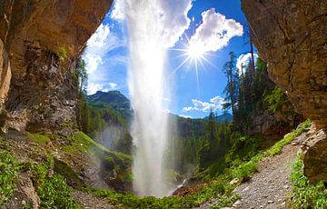 Der Johannes Wasserfall im Sonnenschein von Christa Kramer