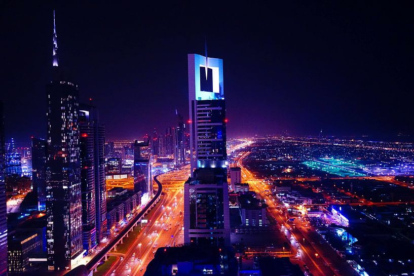 Dubai by Hello Pompoyo
