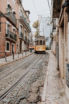 Portugal | Lissabon | pastel | tram | oude stad van Iris van Tricht