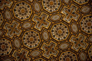 Religieus patroon in plafond van Italiaanse kerk van Esther esbes - kleurrijke reisfotografie