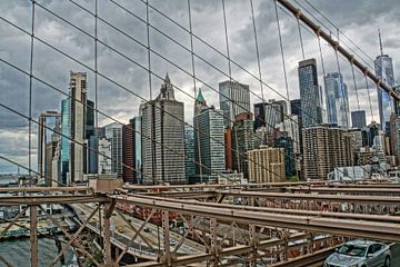 "Brug naar de Skyline: Het Nieuwe WTC Gezien vanaf de Brooklyn Bridge"