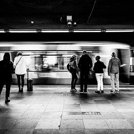 Wachten op de metro van Ronald Huiberse