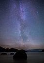 De Melkweg over Haukland Beach van Tom Opdebeeck thumbnail