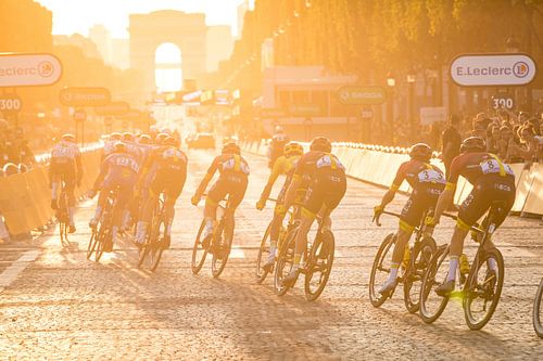 Sunset in Paris - Tour de France 2019