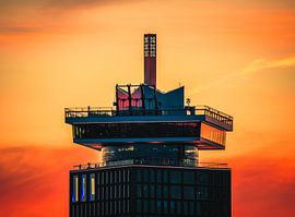 A'DAM uitkijkpost met zonsondergang