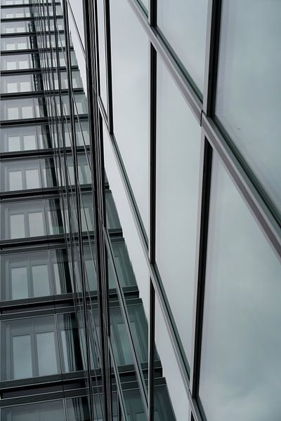 Glass facade by Heiko Kueverling