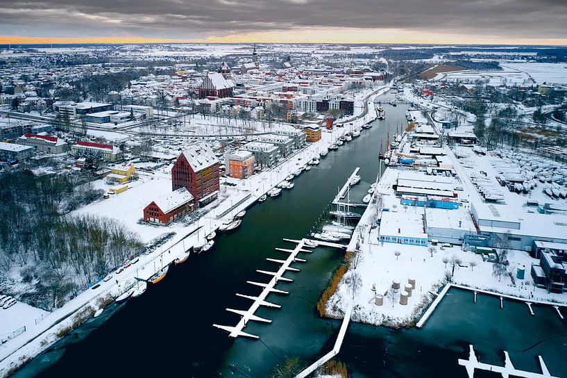 Winterliche Stadt in Vorpommern von Stefan Dinse