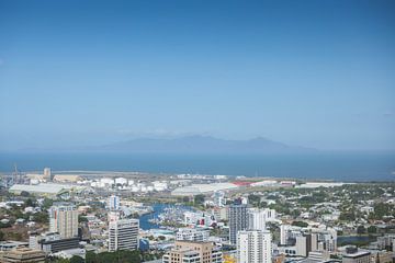 Townsville: Dynamic City on the Edge of the Reef by Ken Tempelers