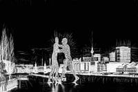 Molecule Men an der Oberbaumbrücke 02