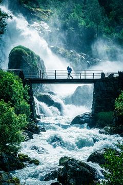 Ruig water in Noorwegen van Jayzon Photo