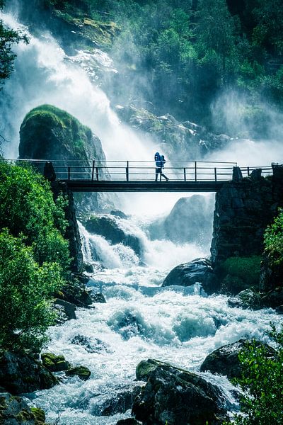 Rauhes Wasser in Norwegen von Jayzon Photo